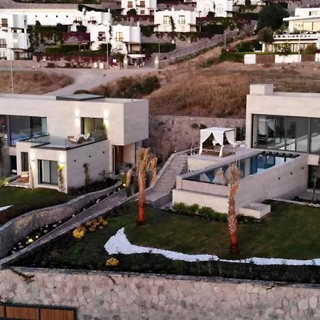 Villa Vistaport A - Luxury With Private Pool And Sea View