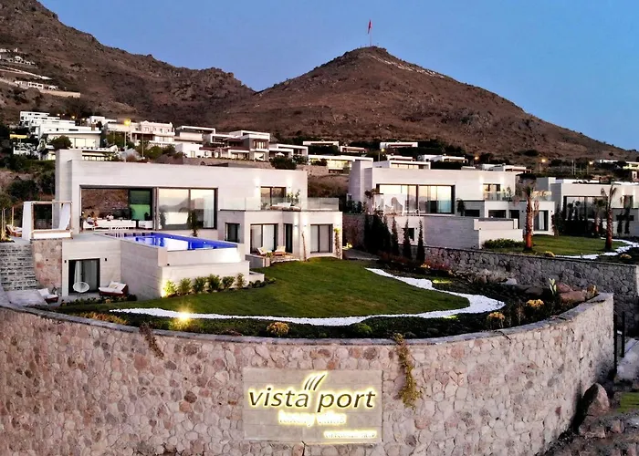 Villa Vistaport A - Luxury With Private Pool And Sea View